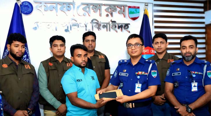 ঝিনাইদহে চুরি হওয়া ১১৯টি মোবাইল ফোন উদ্ধার